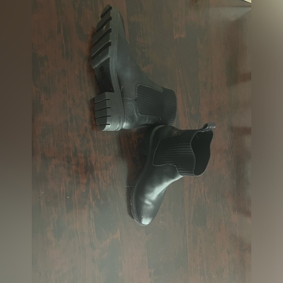 Dolce vita Black Bootie - 9 1/2 - Picture 2 of 8